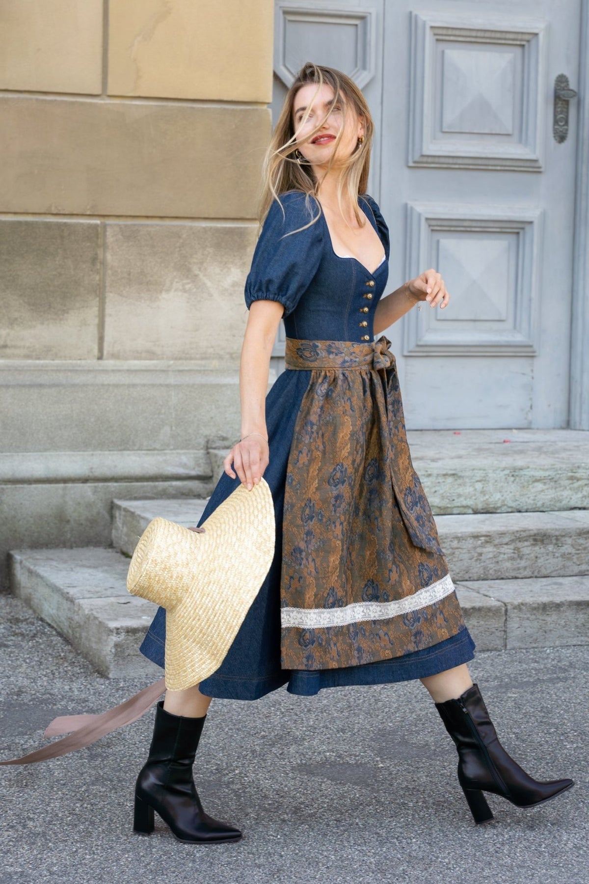 JEANS DIRNDL GOLDEN FLOWER DUNKELBLAU/ OCKER - JAN&INA Trachten