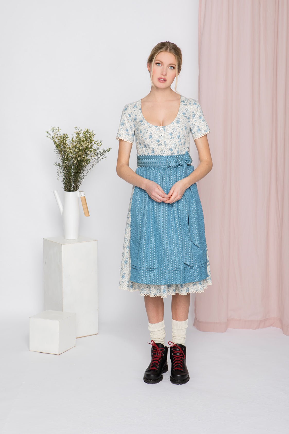 BAUMWOLL- TRADITIONSDIRNDL BLAU - JAN&INA Trachten