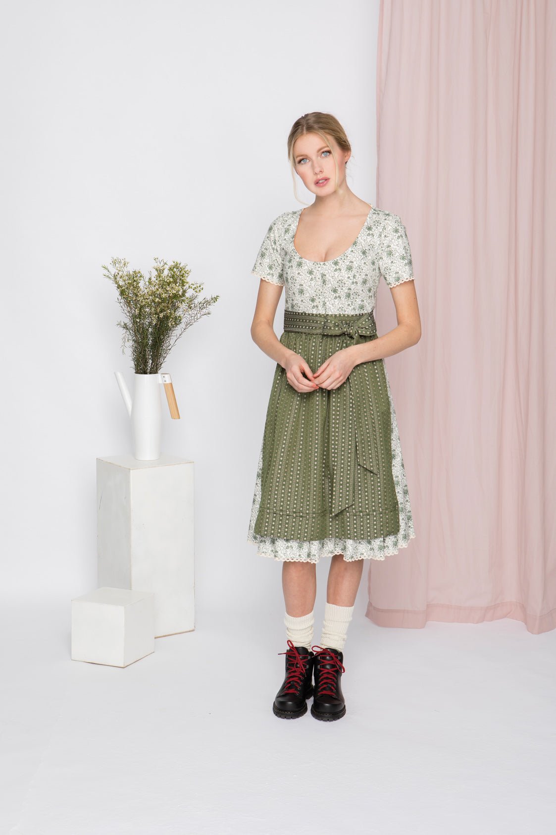 BAUMWOLL - TRADITIONSDIRNDL GRÜN - JAN&INA Trachten