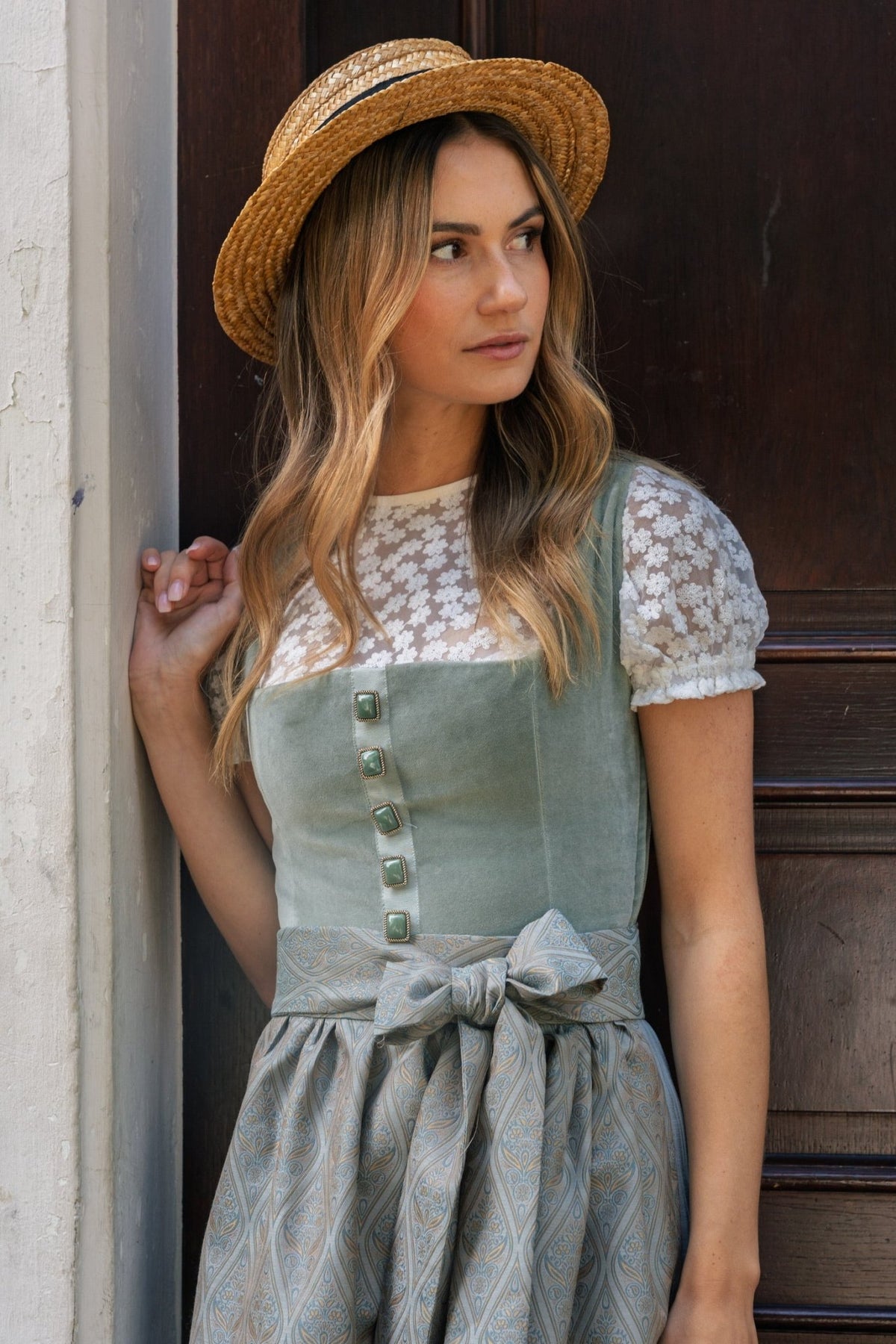 SAMT - JACQUARD DIRNDL PAISLEY BOUQUET LINDGRÜN - JAN&INA Trachten