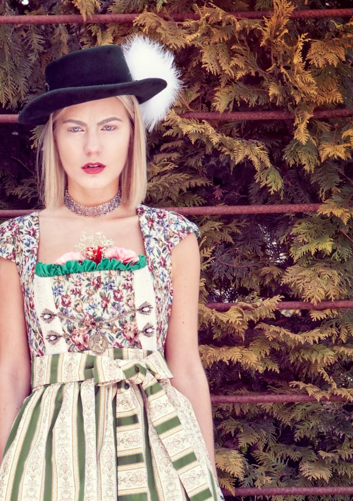 DIRNDL VINTAGE GOBELIN BEIGE/GRASGRÜN - JAN&INA Trachten