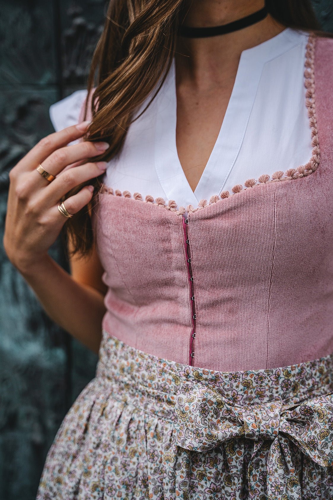 DIRNDLBLUSE CLASSIC RUFFLES WEISS - JAN&INA Trachten
