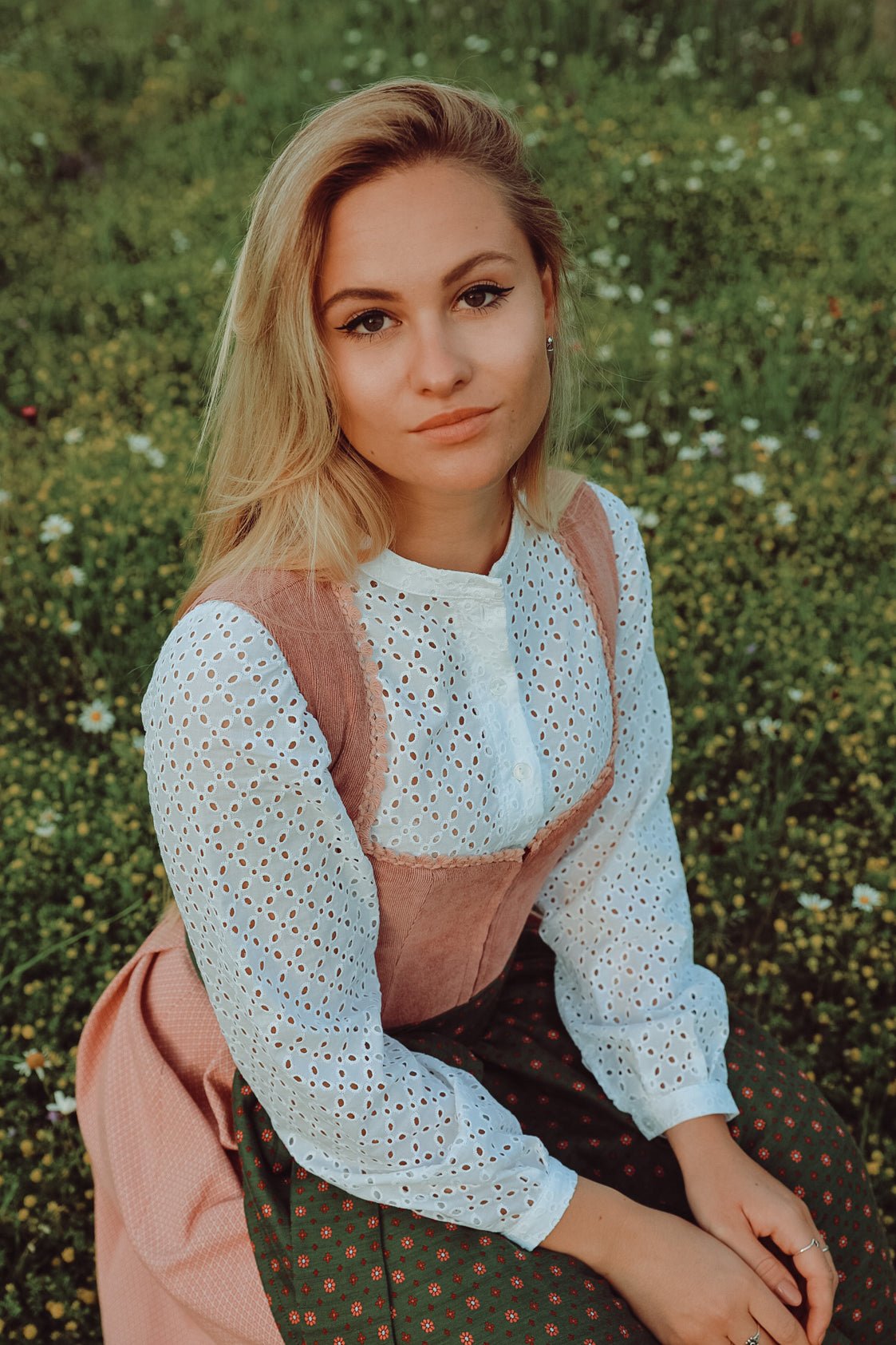 CORD DIRNDL FLORAL DOTS HUMMER/WALDGRUEN - JAN&INA Trachten