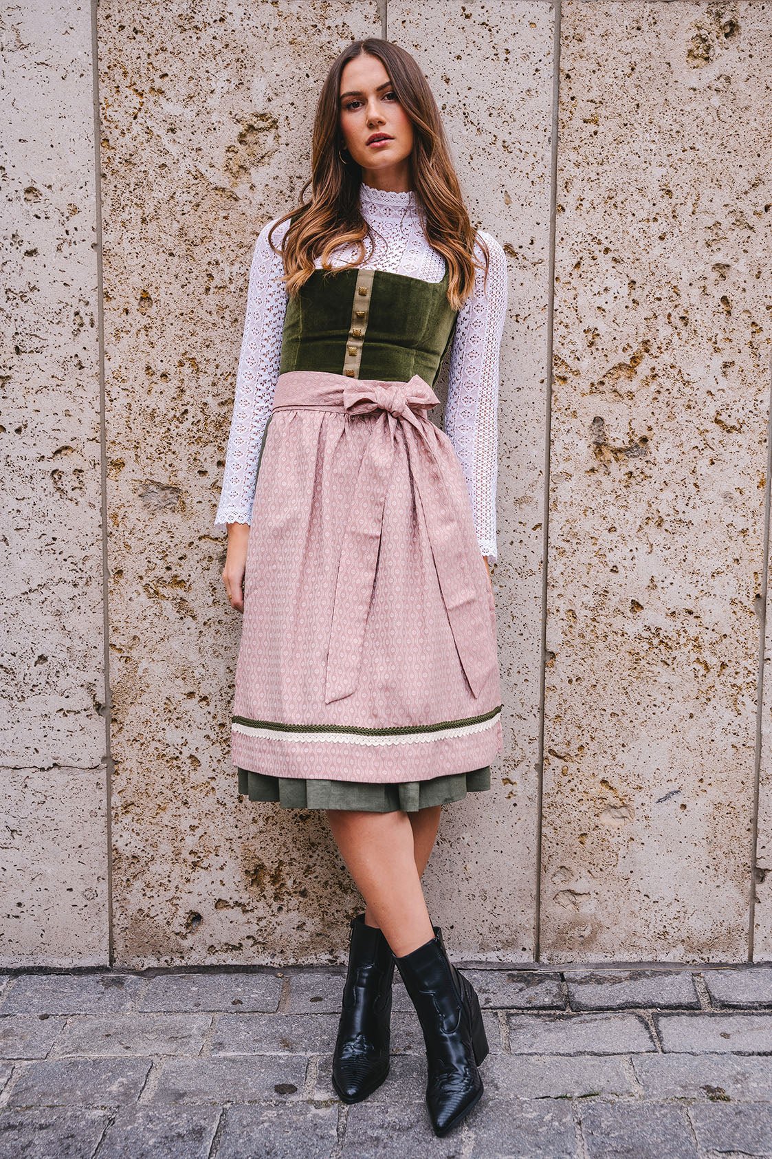 SAMT- JACQUARD DIRNDL OLIV/ MAGNOLIE - JAN&INA Trachten