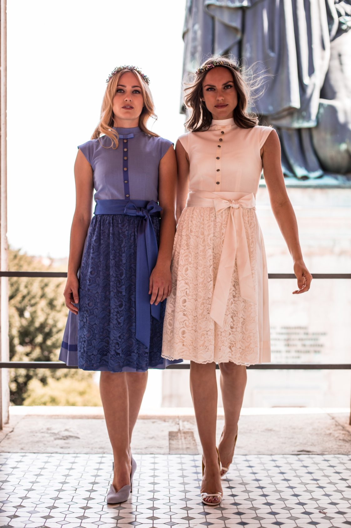 HOCHZEITSDIRNDL LACE AND BOW BLEU - JAN&INA Trachten