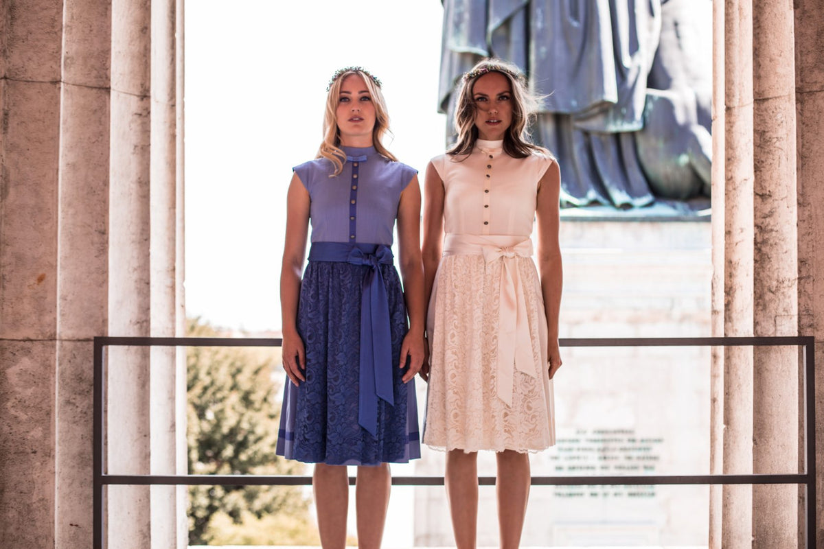 HOCHZEITSDIRNDL LACE AND BOW BLEU - JAN&INA Trachten