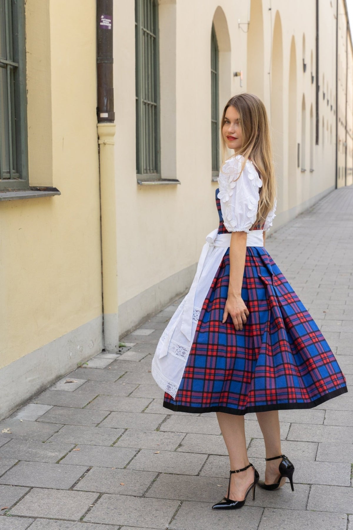 KARO DIRNDL TARTAN LOVE ROYALBLAU/ ROT - JAN&INA Trachten