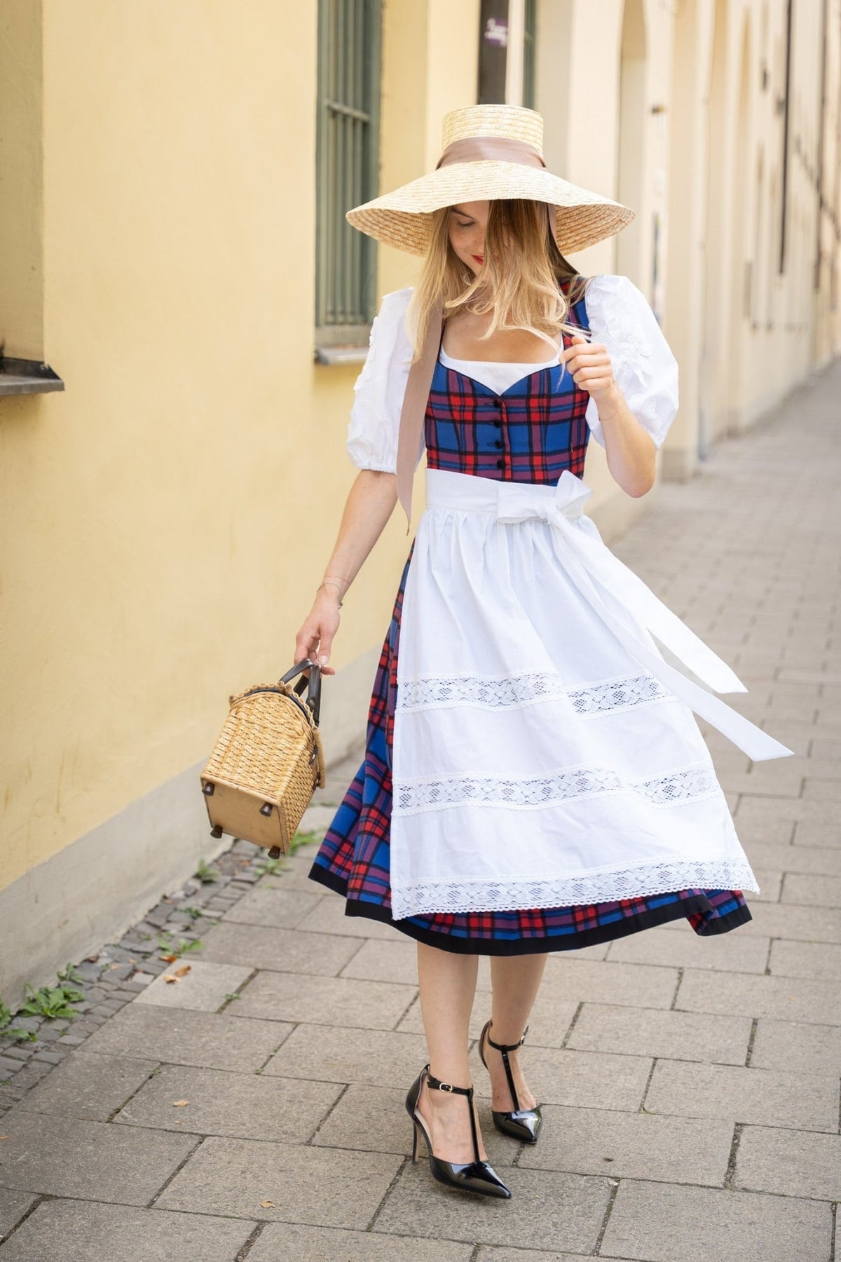 KARO DIRNDL TARTAN LOVE ROYALBLAU/ ROT - JAN&INA Trachten