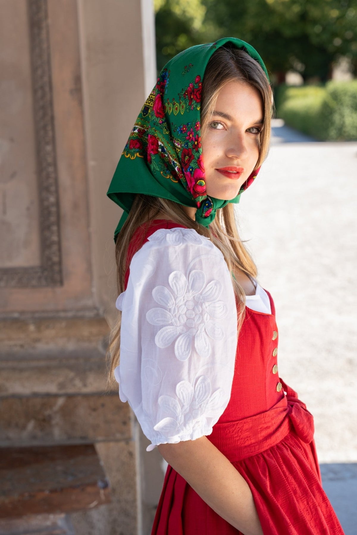 LEINEN DIRNDL MONOCHROME TRADITION TOMATENROT - JAN&INA Trachten