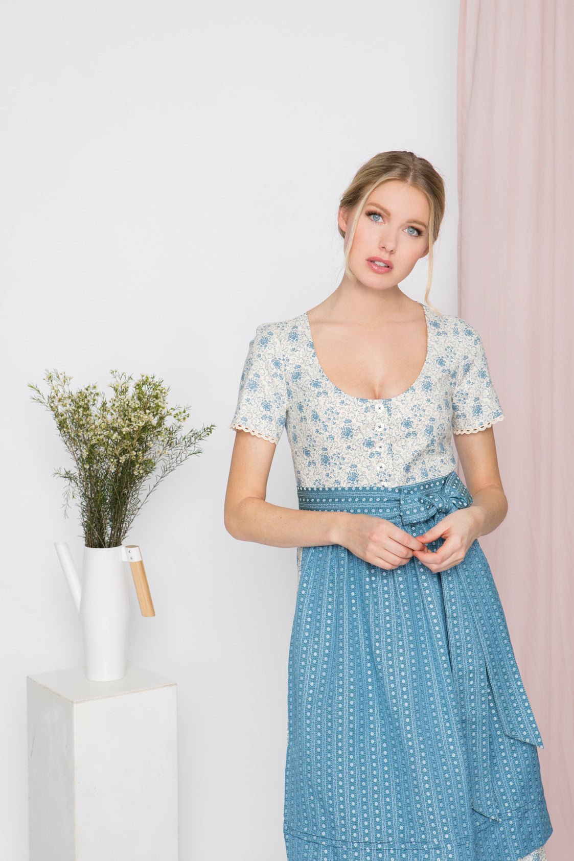 BAUMWOLL- TRADITIONSDIRNDL BLAU - JAN&INA Trachten