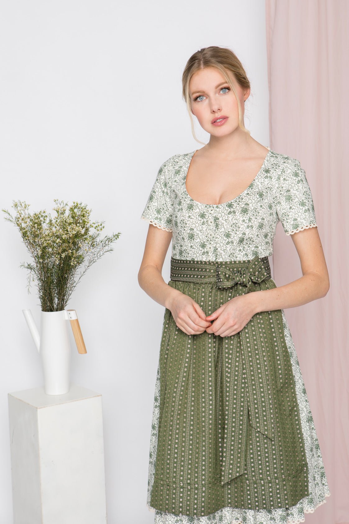 BAUMWOLL - TRADITIONSDIRNDL GRÜN - JAN&INA Trachten