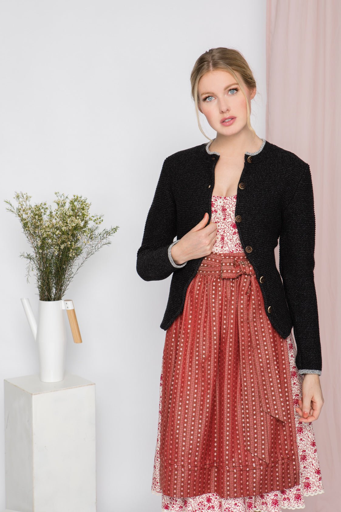STRICKJACKE HEIDI MIT STEHKRAGEN ANTHRAZIT/GRAU - JAN&INA Trachten