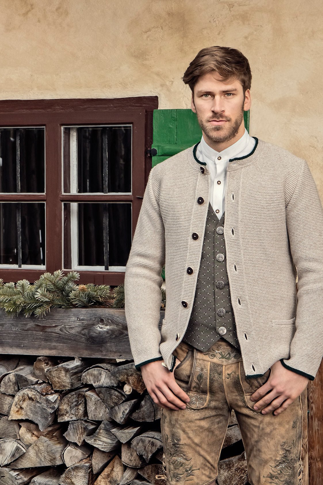 STRICKJACKE PETER MIT STEHKRAGEN BEIGE/TANNENGRÜN - JAN&INA Trachten