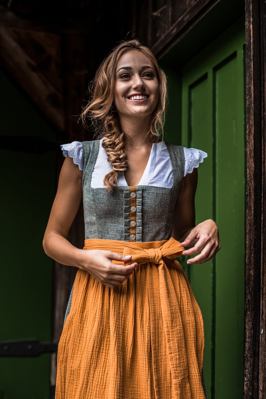 LEINEN DIRNDL TRADITIONAL GREY MELANGE/ SENF - JAN&INA Trachten