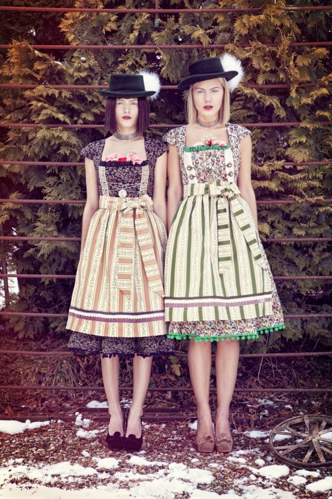 DIRNDL VINTAGE GOBELIN SCHWARZ/ ROSA - JAN&INA Trachten