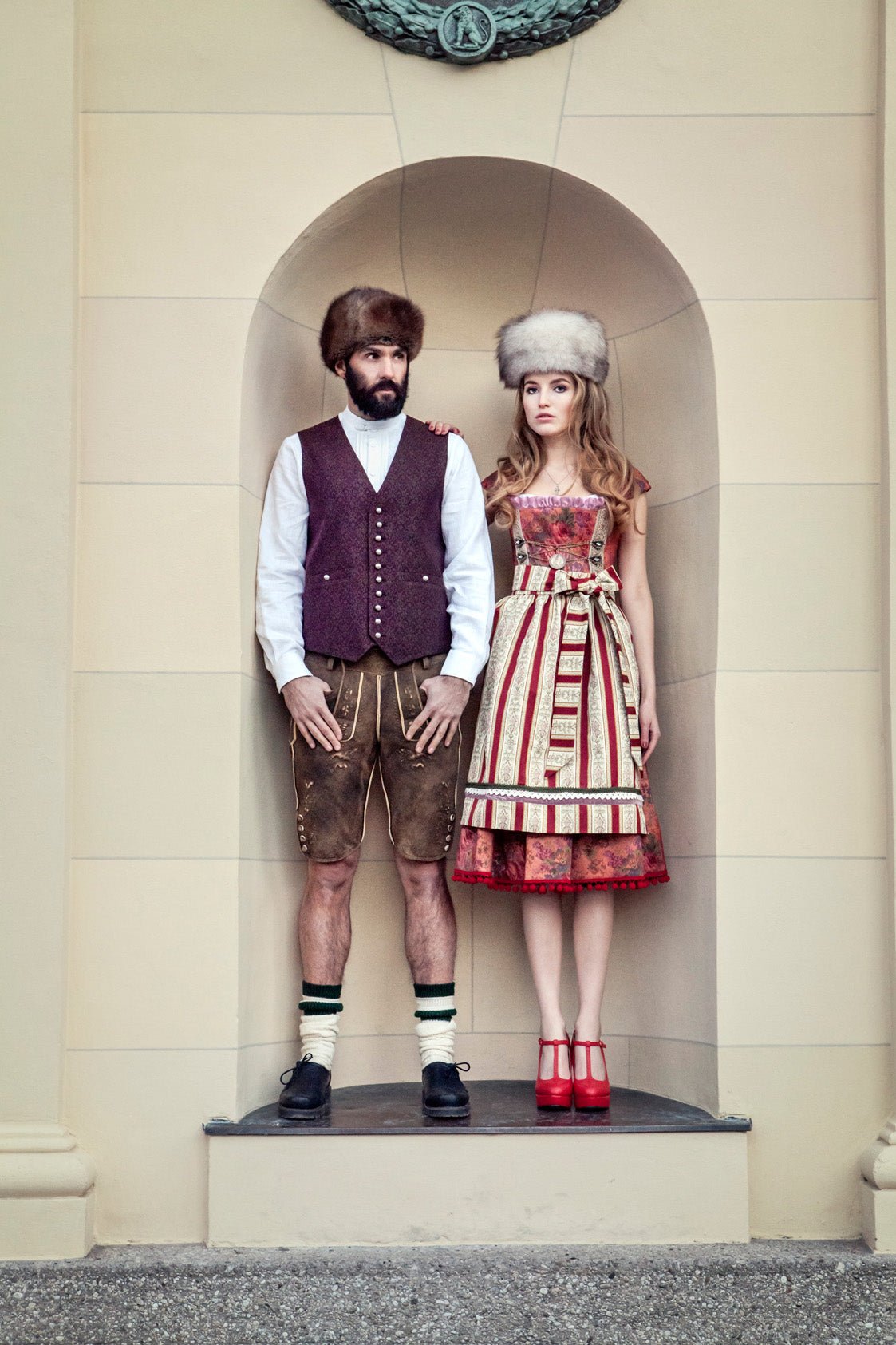 DIRNDL VINTAGE GOBELIN STRETCH ROT - JAN&INA Trachten