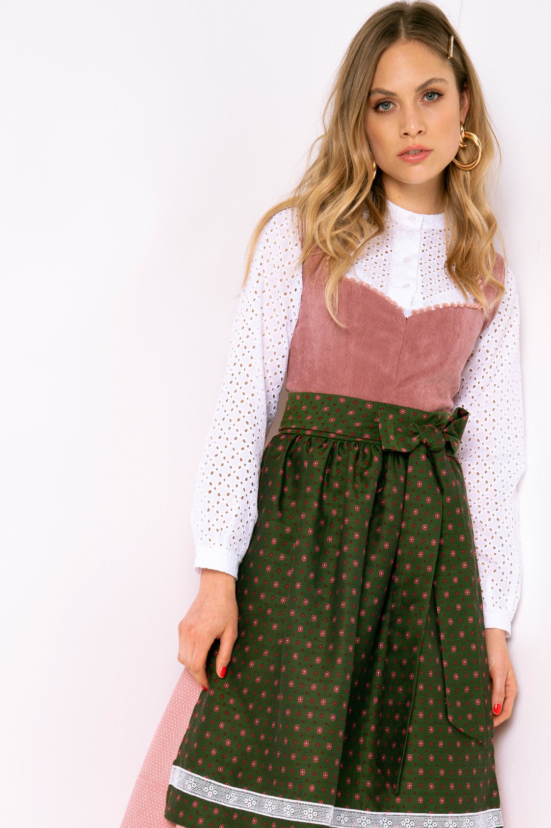 DIRNDLBLUSE BRODERIE ANGLAISE LANGARM WEISS - JAN&INA Trachten