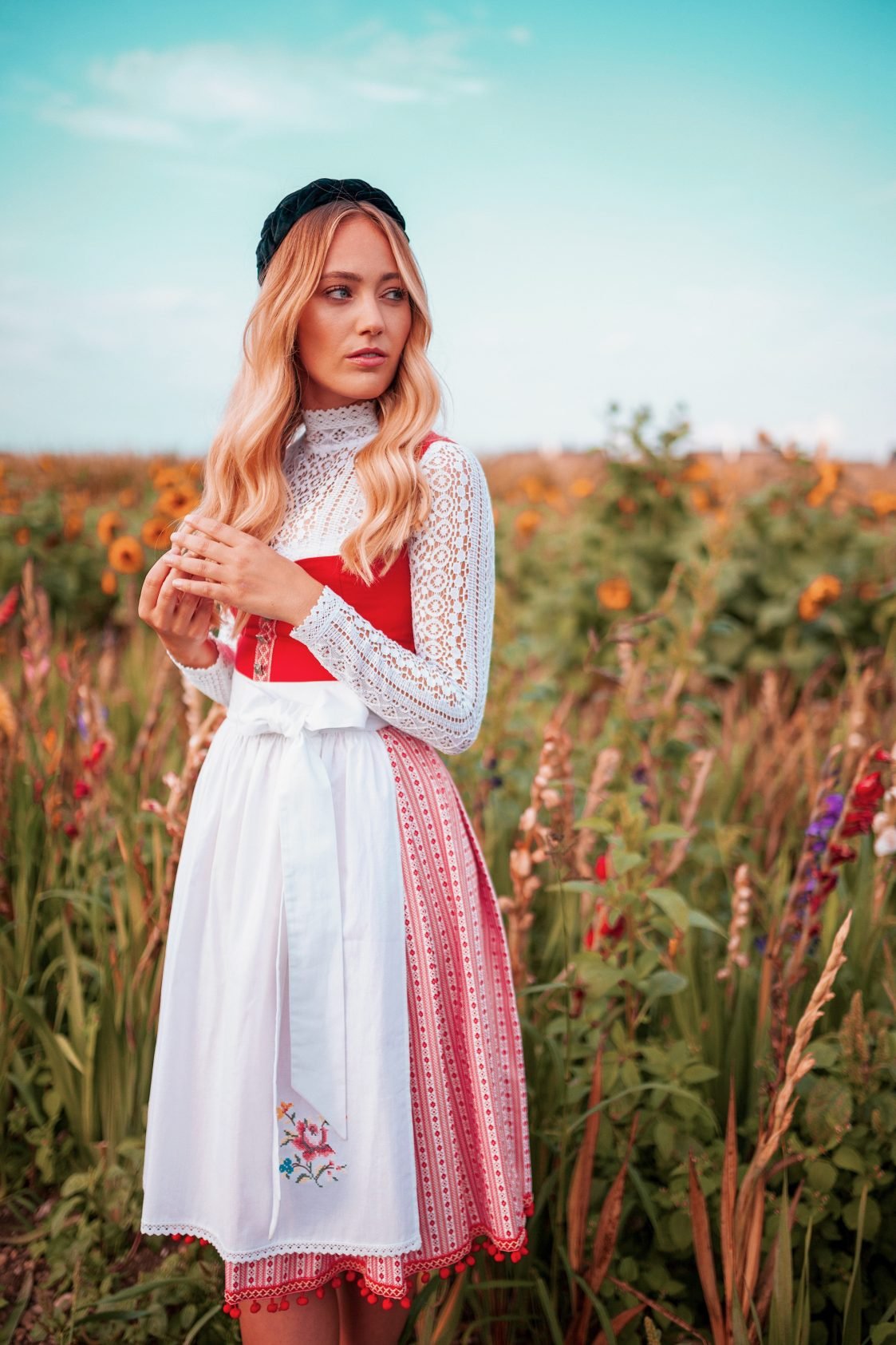 LEINEN DIRNDL MIDSUMMER ROT/ WEISS - JAN&INA Trachten