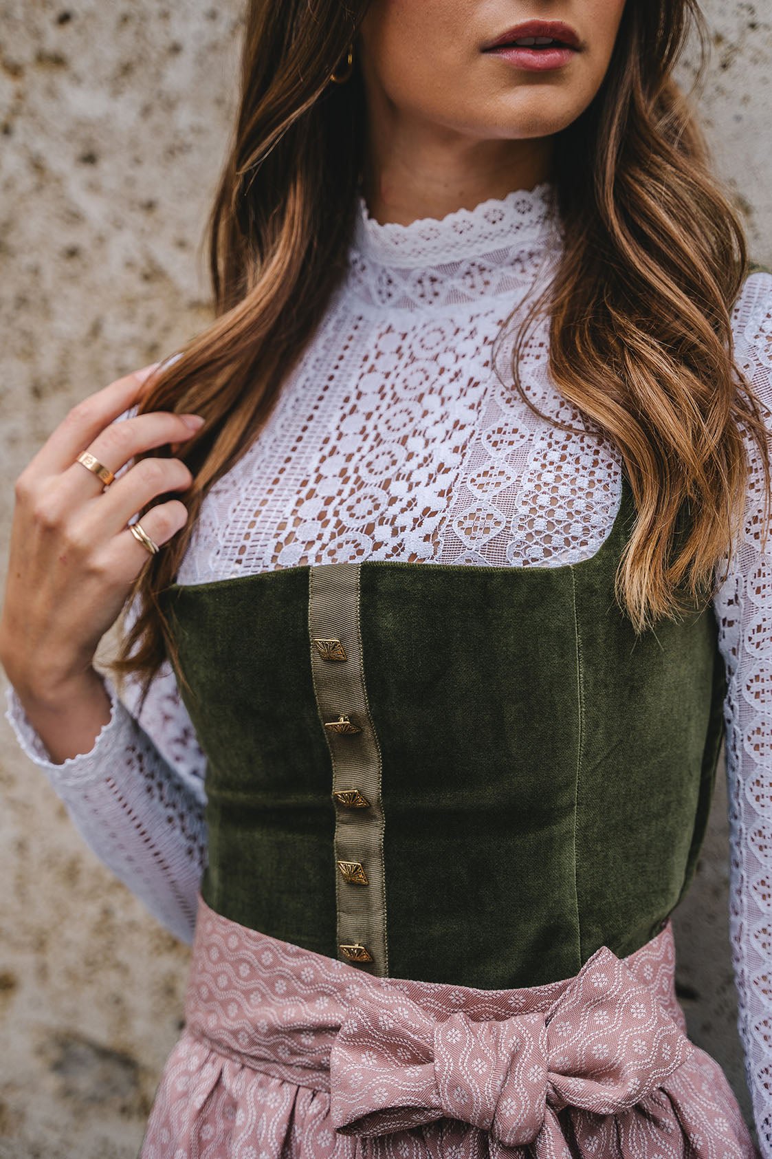 SAMT- JACQUARD DIRNDL OLIV/ MAGNOLIE - JAN&INA Trachten