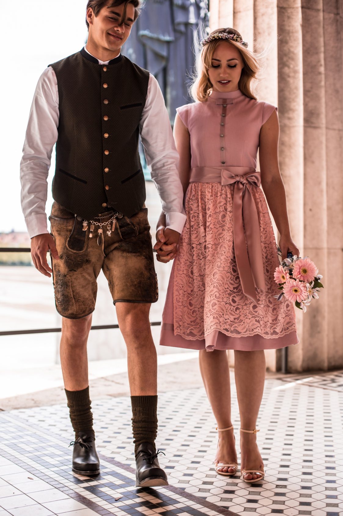 HOCHZEITSDIRNDL LACE AND BOW ROSÈ - JAN&INA Trachten